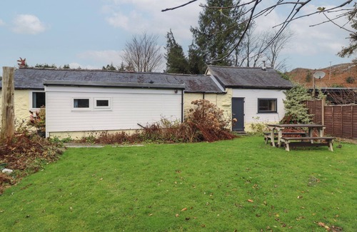 Manod Cottage | TYN Y CEFN, pet friendly, with open fire in Blaenau Ffestiniog