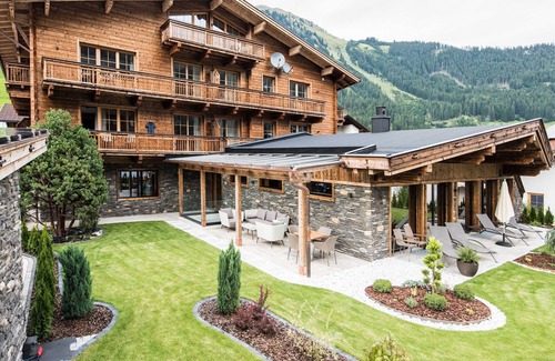 Holzgau Apartment | Type 2 -1 bedroom, DG, 2-4 Pax - Pepi's Suites Lechtal Apartments