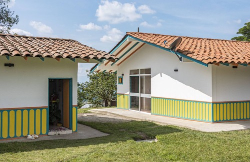Alcala House | Typical and Modern Lodging in the Coffee Triangle