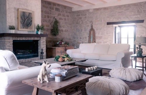 Begijar Cottage | Typical Andalusian farmhouse surrounded by olive and fruit trees