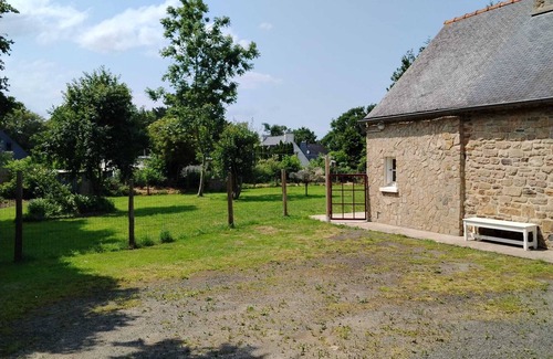 Plelo Cottage | Typical Breton house with garden near the sea and the Bay of Saint Brieuc