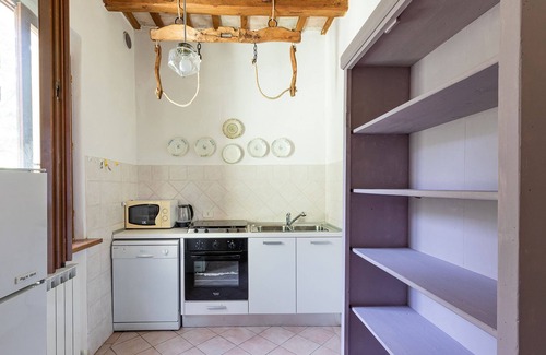 San Severino Marche House | Typical Le Marche region house surrounded by lush greenery, perfect for holidays and relaxation!