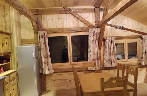 Les Prodains Ski Chalet | Typical mountain chalet for 8/10 people