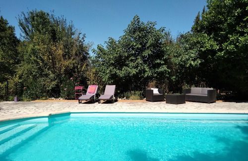 Monteux Cottage | Typical Provencal cottage in a quiet estate with swimming pool