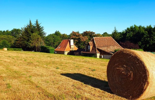 Clermont-d'Excideuil House | Typical stone house with swimming pool surrounded by nature