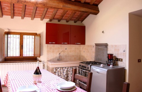 Arezzo Villa | Typical stone farmhouse with private pool and garden situated in a hilly position a few km from the
