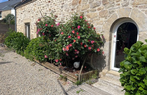 Baden House | Typical stone house in the Gulf of Morbihan