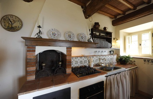Villabuona Villa | Typical Tuscan house.Great view on Lucca.Private parking/garden.WIFI