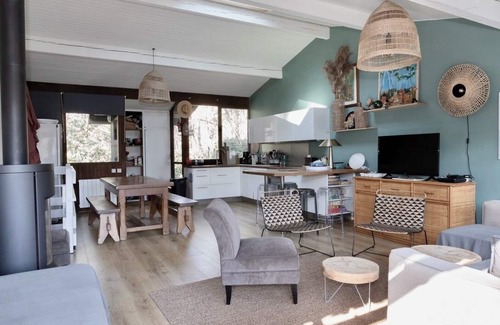 Lacanau Ski Chalet | Typical wooden chalet in the Marina, facing the lake