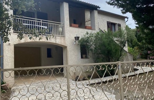 Montfort-sur-Argens Villa | Typique Villa Provençale sur 2 Étages Avec Piscine