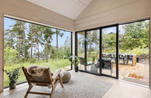 Hole House | Tyristua
