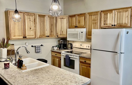 Mammoth Lakes House | Tyrolean Chair 113, comfortable central townhome minutes from your adventure.