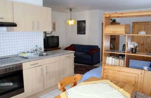 Wernborn Apartment | "U1 = Gudrun", for 1-3 persons - House U, for 1-15 persons, 25km to FFM-Nord