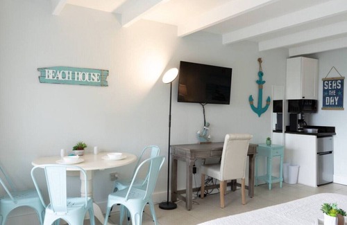 Ruskin Condo | U104 Oceanview/Sunset View/Floor Unit/Steps from Pool Beach!