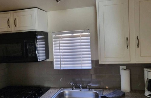 Evans Churchill Apartment | U4 - Cozy 1BR/1BA Walkup APT in DT PHX w/pkg