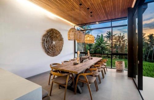 Pejeng Kawan Villa | Ubud Aesthetic 6 BR Private Pool Villa