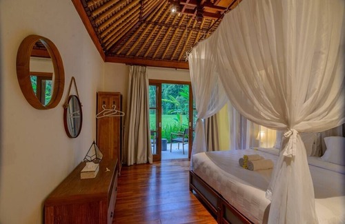 Gianyar Villa | UBUD JUNGLE RICE FIELD VILLA BY FAMOUS DESIGNER