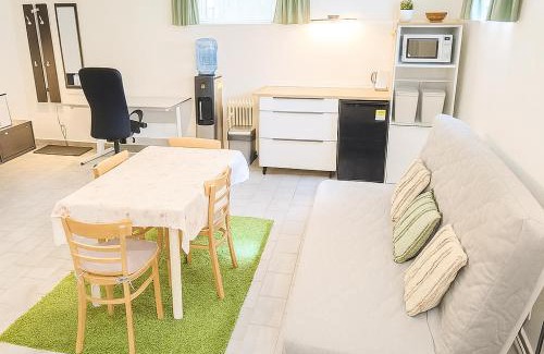 Prague 10 House | Ubytování na faře