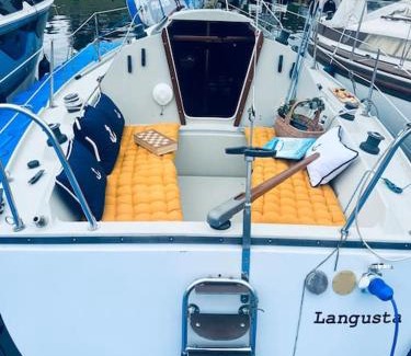 Nebrich Boat Rental | Ubytování na plachetnici