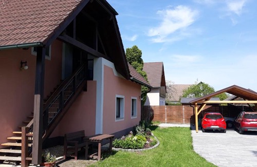 Domanin House | Ubytování u rybníka Svět