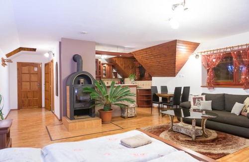 Poltar House | Ubytovanie Adina Poltár