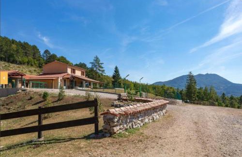 Lupoglav House | Učka nature park mountain hideway robinson house Matić with pool