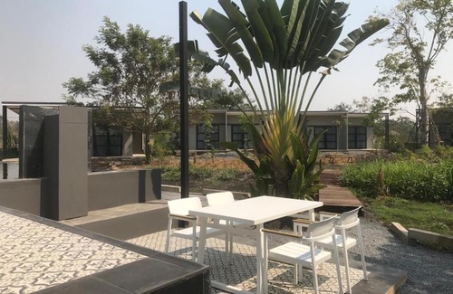 Sakhrai Bed & Breakfast | Udon Farm Fun Homestay with swimming pool