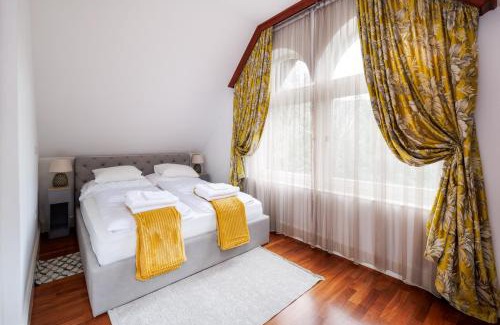 Nyek Villa | Uhu Villa 750 m2 - Budapest