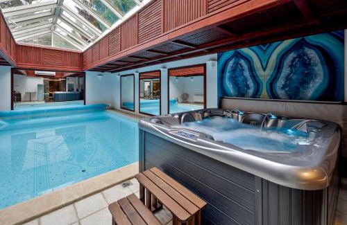Nyek Villa | Uhu Villa 750 m2 - Budapest