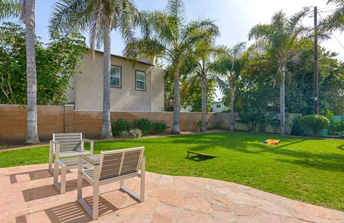 Carlsbad House | Ultimate beach bungalow w/huge yard - 1 block to beach