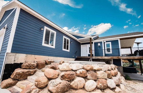 Sweetwater House | Ultimate Bear Lake Getaway! Large Deck w/Slide! Paddleboards & Kayaks!