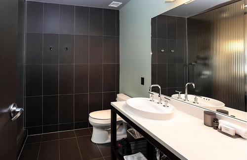 Fifth Ward Hotel | Ultimate Brew City Getaway! City View, Pet-friendly, Near Bradford Beach