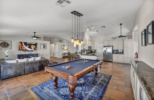 River Mountain House | Ultimate, Central 1 Story, Pool, Hot Tub & Games