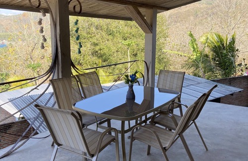 Sekotong Barat House | Ultimate Family-Sized Beach Mountainside Sanctuary (work and play friendly)