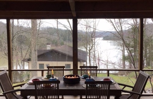 Jamestown Cabin | Ultimate Getaway Lake Cumberland, Great Location, easy access to water