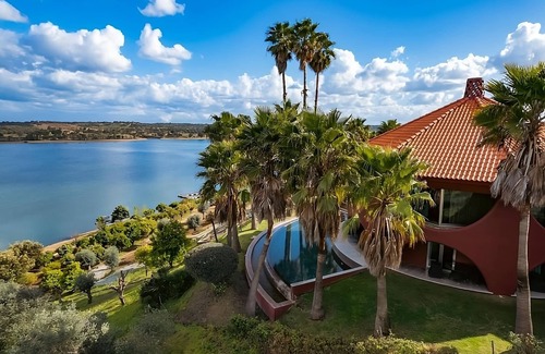 Ponte de Sor House | Ultimate Getaway! Outdoor Swimming Pool, Complimentary Parking, Great Views!