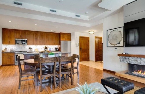Lakeside Park Condo | Ultimate Luxury -Perfect Location -Extras Galore!