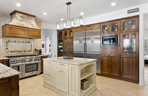 Buenavante House | Ultimate Neighborhood Getaway: Pool, Hot Tub, Games & Concierge Services at Luxe