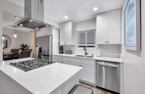 South Oceanside Condo | Ultimate Oceanside Retreat | Tower 9 Across from the Beach