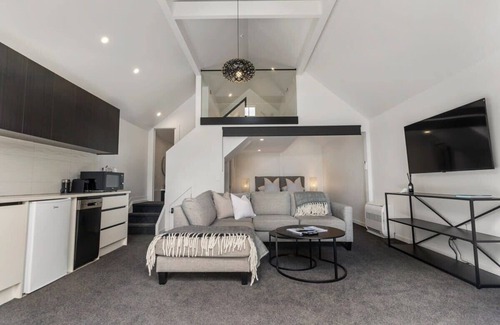 Mangawhai Villa | Ultimate Retreat: Lux Villa w/Stunning Views