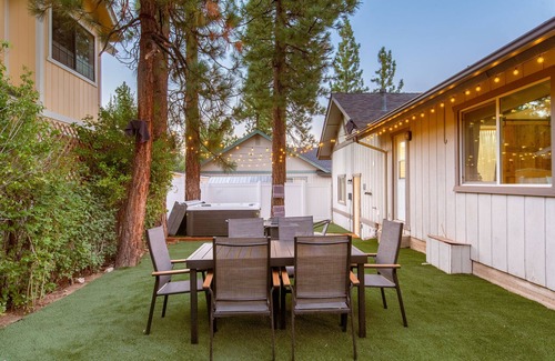 Fox Farm Cottage | Ultimate Retreat: Sauna Hottub Game Room EV Fenced