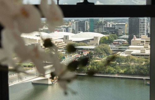 Brisbane Central Business District Apartment | Ultimate Riverview Designer 2BD Apartment at CBD