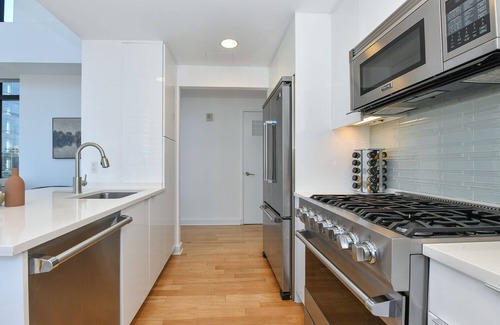 Central Park South Apartment | Ultra-Luxury Midtown Duplex w/Skyline Views