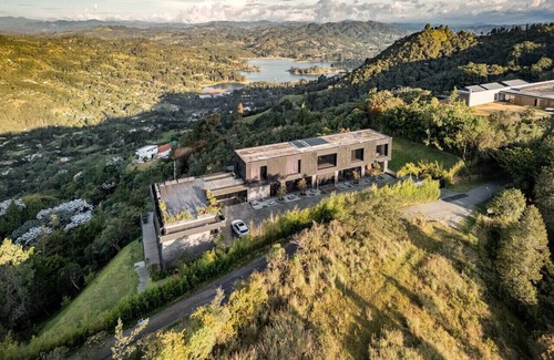 Retiro Villa | Ultra Luxury Villa with unique lake view