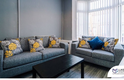 Kirkdale House | Ultra-Modern 3 Bed- Wifi-Garden- Nr Train- Central