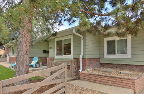 South Westminster House | Ultra-Modern Chic, 20 minutes to Downtown Denver!