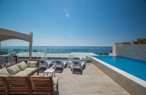 San Tumas Apartment | Ultra Modern Sea Front Villa with Private Pool - The Waterfront