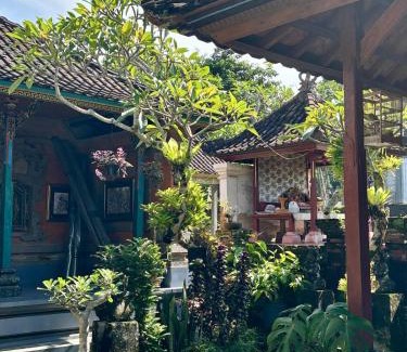 Sambahan House | Umah Made Bali Home & Art Space