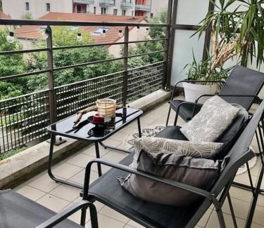 Jean Moulin - Marius Berliet Apartment | Un balcon à Monplaisir- 4 lits -garage - 47m2