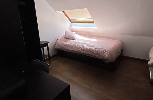 Sint-Jans-Molenbeek Apartment | Un Duplex Chic Pour une Expérience Unique Près de la Basilique
